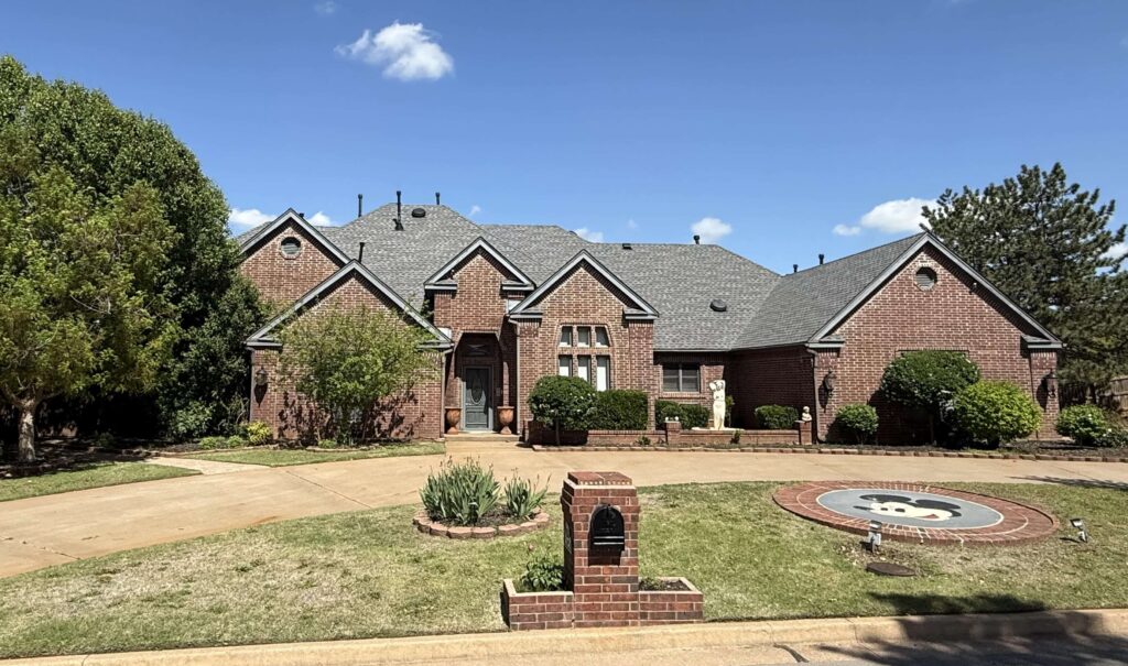 2422 Sunset Dr. - Clinton, OK